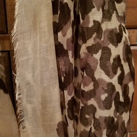 Express Scarf - Picture 4 of 5